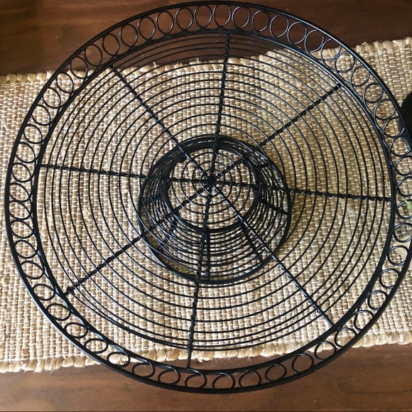 Wire cake stand or raised platter - Picture 3 of 3